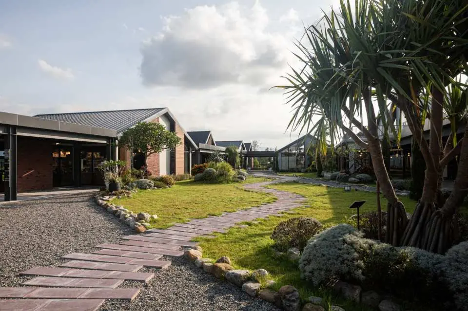 園區內擁有特色植栽美景，四季之花各具特色，體驗四季更迭的植栽美景。