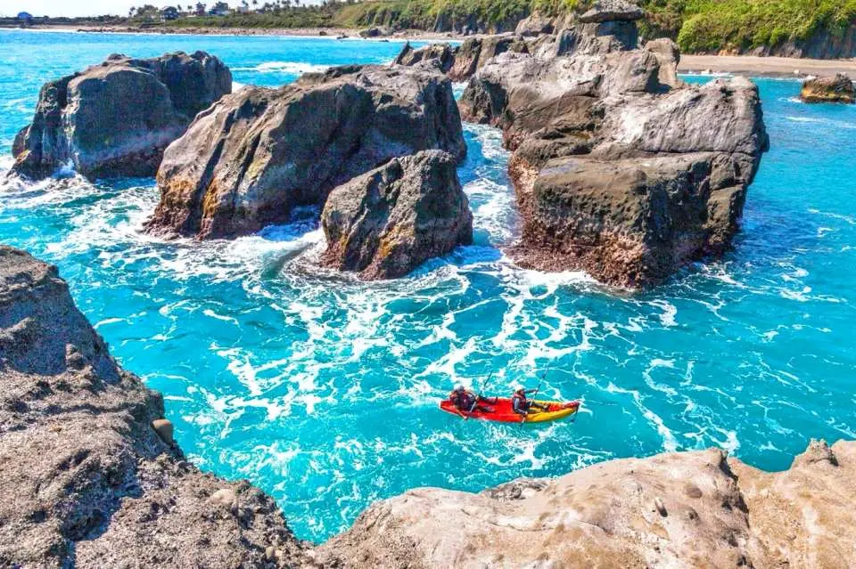 前往軍艦岩天然泳池