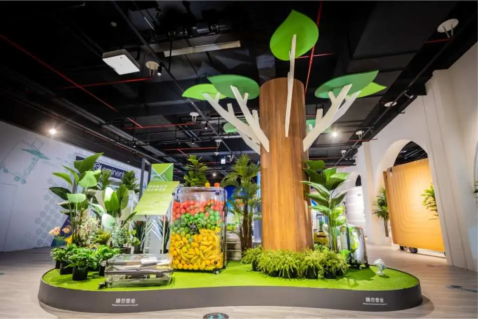 行動體驗｜三大互動情境：身輕如燕、堅若磐石、綠色希望，行李箱大配對與萬國金頭腦，富有未來科技感的互動裝置，等你一起來挑戰。