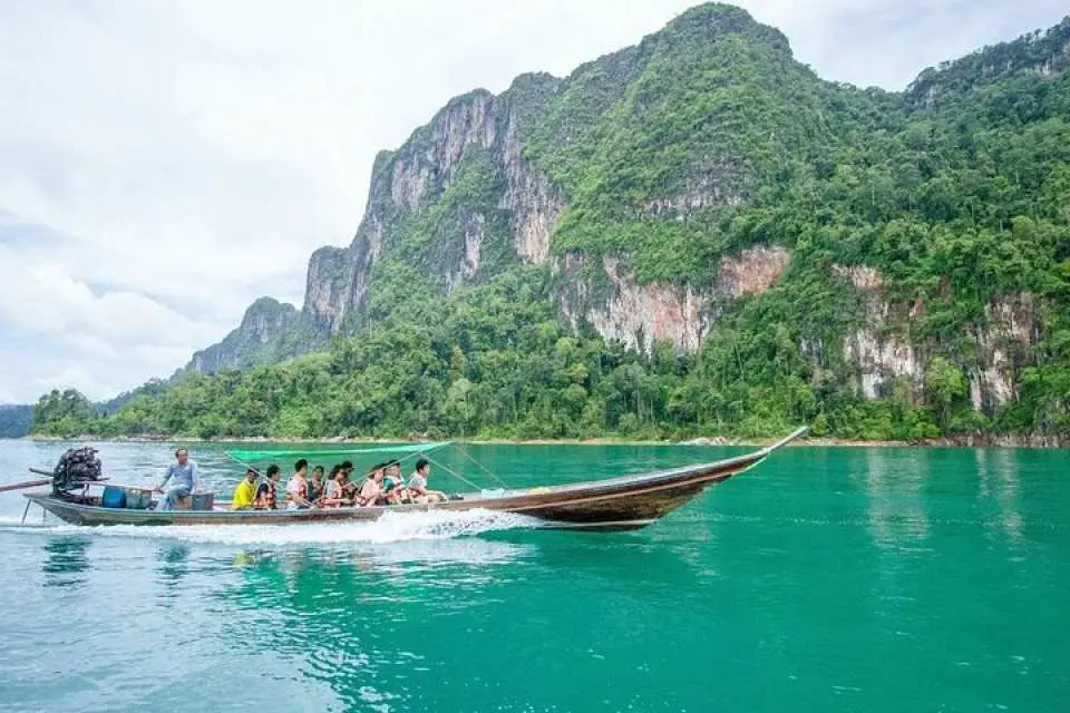 ที่เที่ยวระหว่างทาง