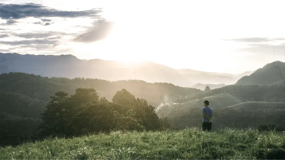 Rise up early and welcoming the sun rise. Take a few minutes to exercise and breath in the morning fresh air.