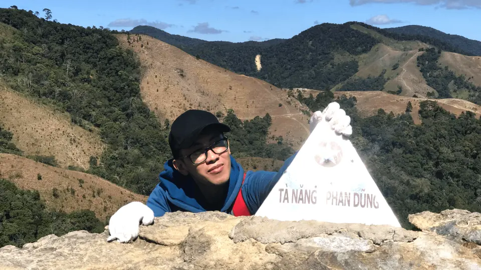 征服 Ta Nang - Phan Dung 里程碑，这条路线上的必游景点。