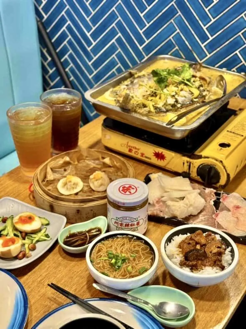 台式雞煲烤魚任食放題！
