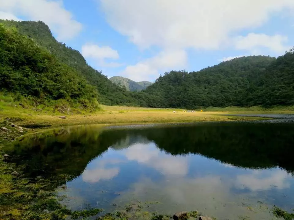 Usnea Lake