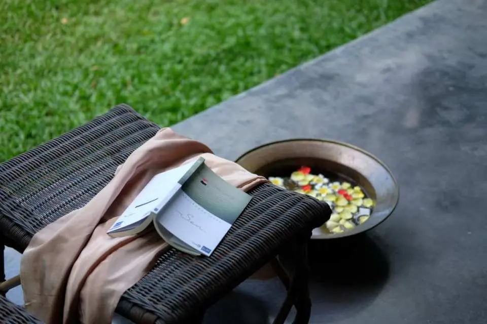 Aravinda will be your sincere and trusted companion on a trip following the elegant lotus scent, where the soft shining rice fields dandle your footstep and awaken the pure sounds of peace that has been oversleeping inside your soul.