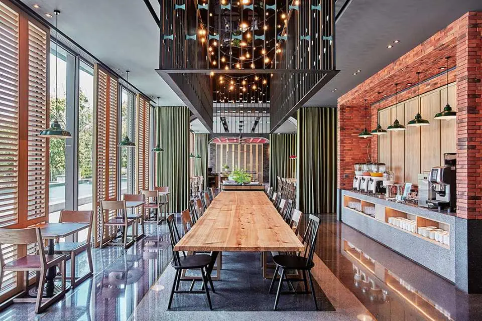 ホテルでの朝食