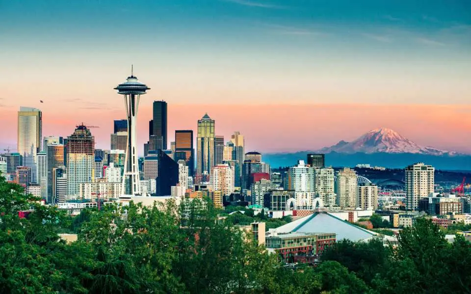 เพลิดเพลินกับทัศนียภาพอันน่าทึ่งของซีแอตเทิลที่ Kerry Park