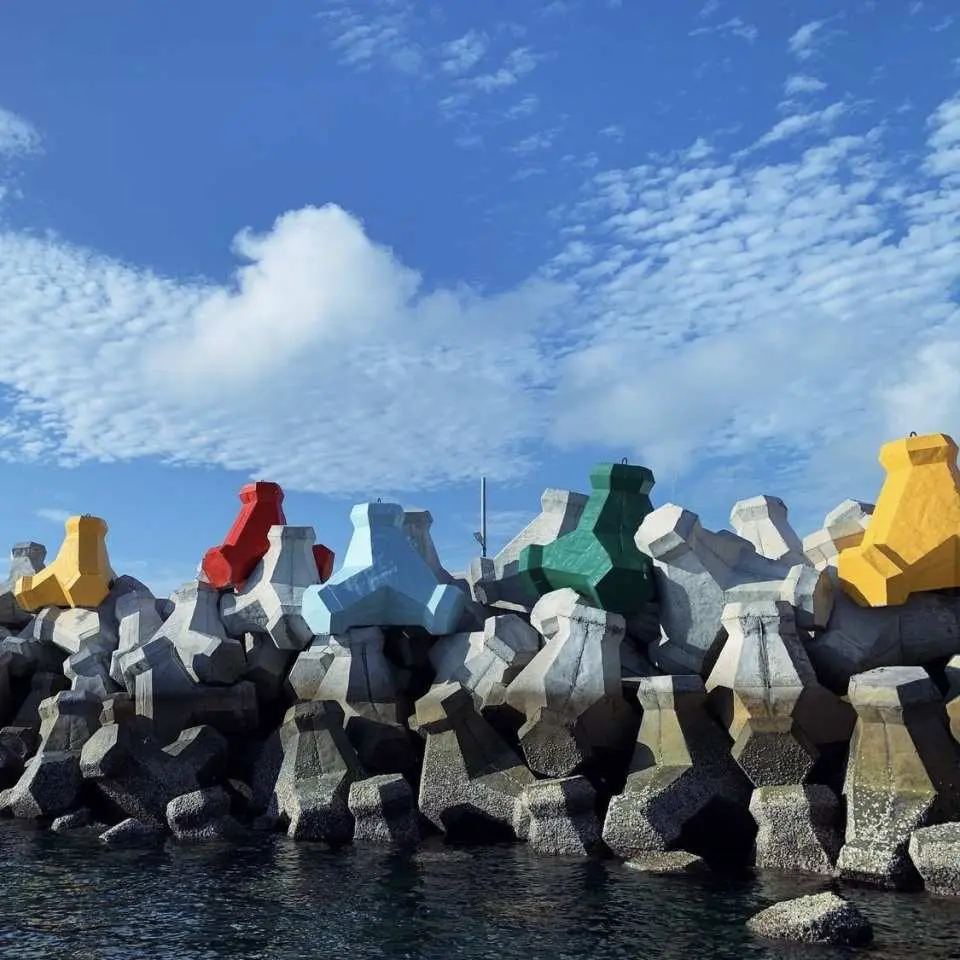 The ingenuity of painting under the blue sky is also worth pondering and enjoying