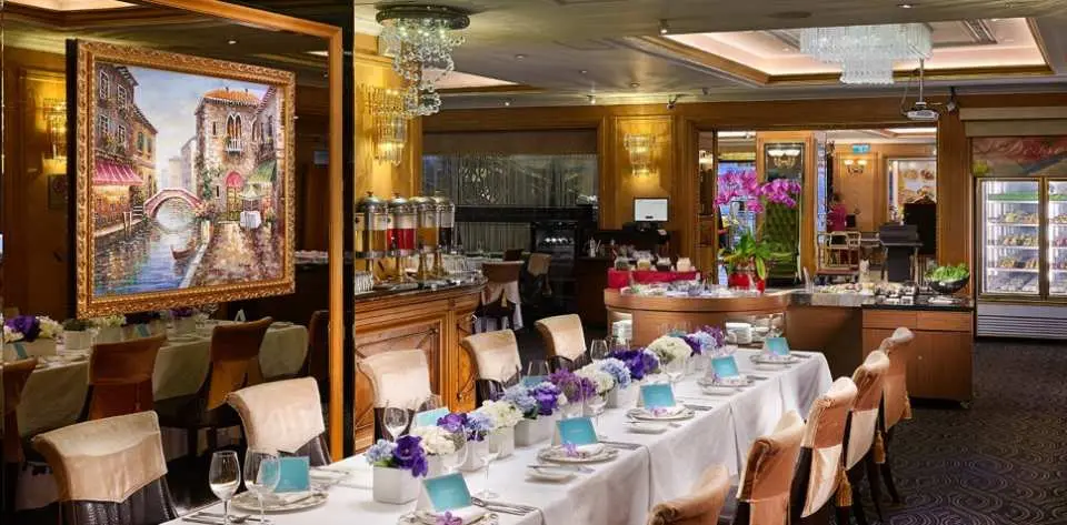 享用飯店豐盛早餐（依佔床人數提供早餐）