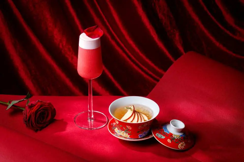 "The Recipe of Love: A Cocktail Experience for Couples"