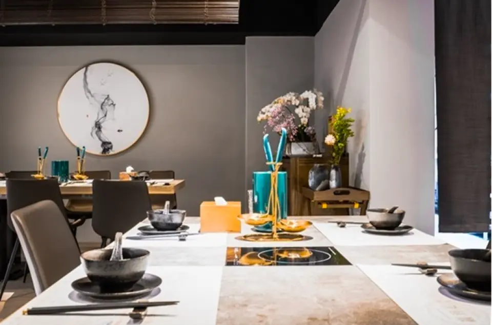 Low-key luxury dining environment