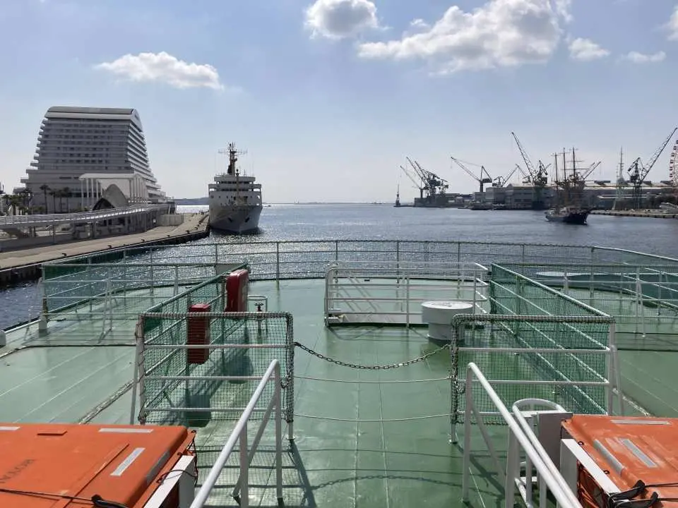 The third floor of the Royal Princess is an open-air sky deck, offering a 360° view of the Kobe cityscape with Mount Rokko in the background.
