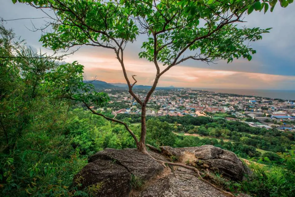 Điểm ngắm cảnh Khao Hin Lek Fai