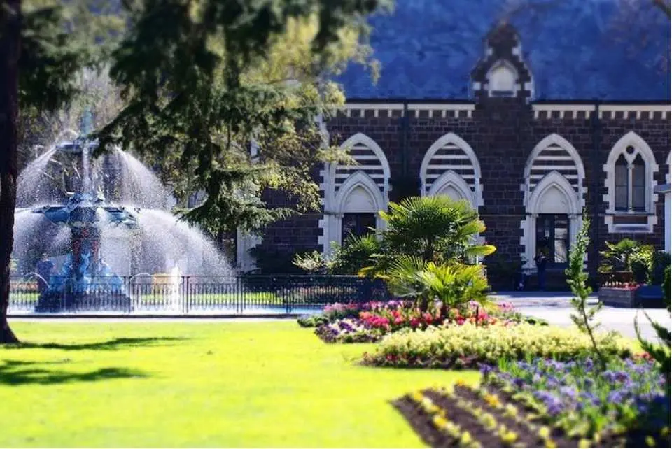 基督城植物園：建園於1863年，是基督城的綠色心藏，佔地30公頃相當於4個足球大。