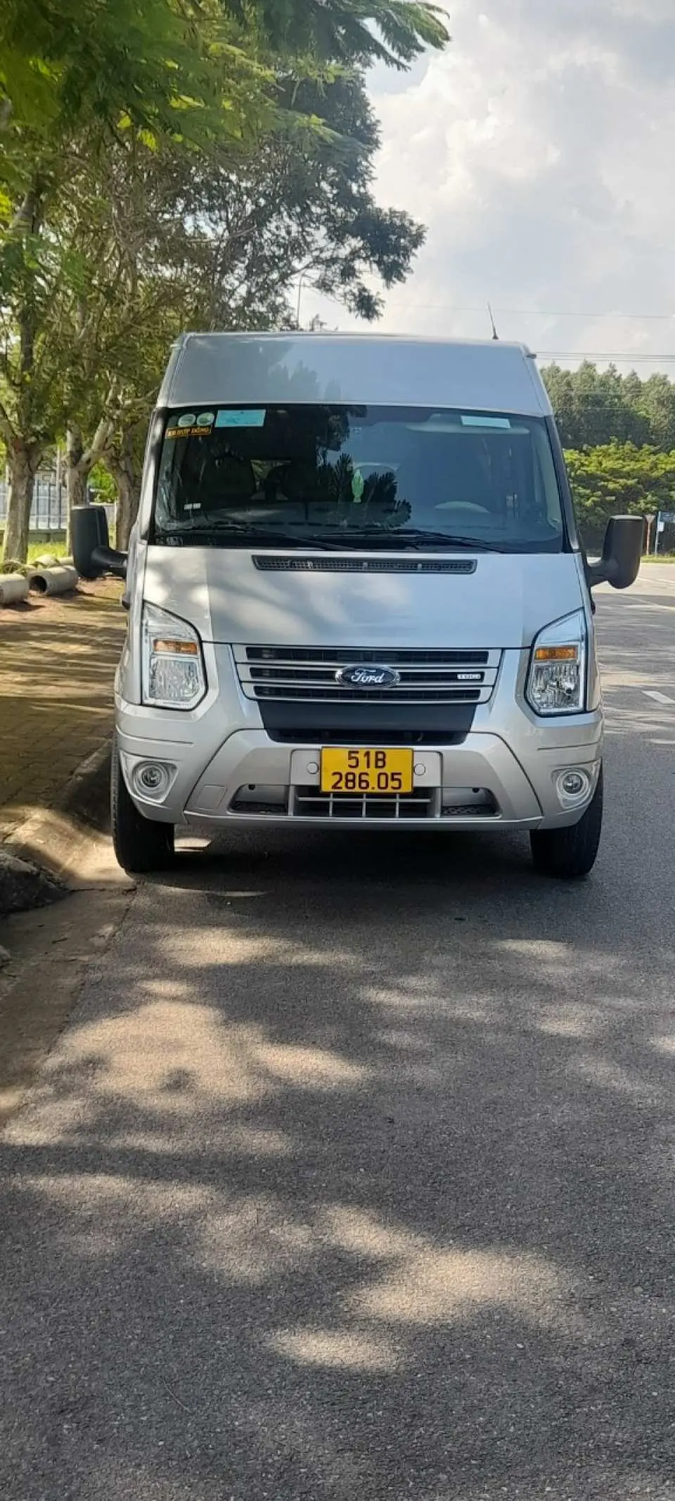 16人乗り車