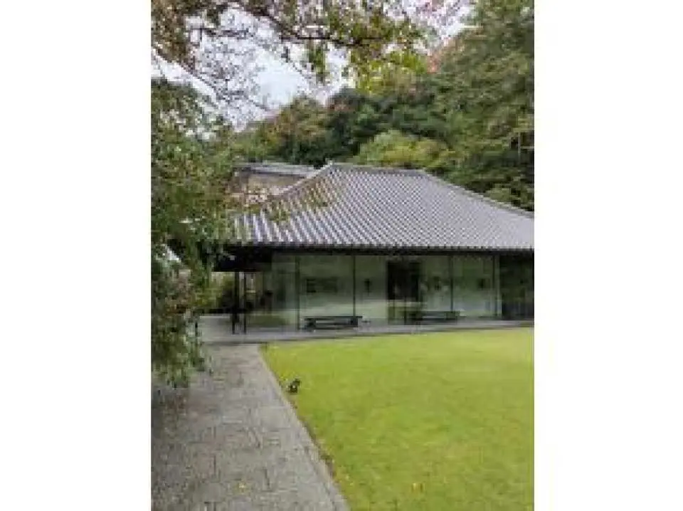 11:30
Tessai Museum
In April 1975, the 38th head priest Mitsunori Wajo opened this museum on the grounds of Kiyokojin Seichoji Temple in order to widely display the works of master painter Tomioka Tessai, which had been collected for more than half a century, to the public.