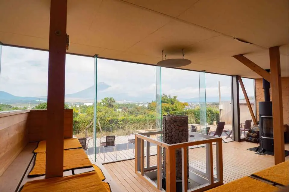 嘗試芬蘭桑拿，欣賞美景