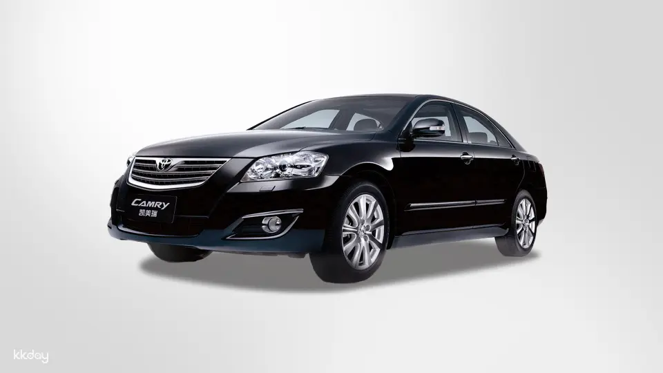 預訂長沙黃花國際機場 (CSX) 私人接送，搭乘黑色的豐田凱美瑞轎車，享受無需舟車勞頓的舒適旅程，輕鬆抵達目的地。