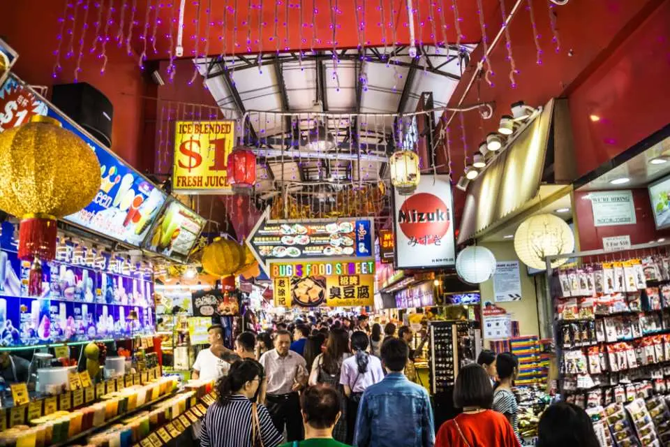 Bugis Street Market is now known for its wide variety of affordable fashion, accessories, and street snacks. A great area to sample Singapore in a nutshell