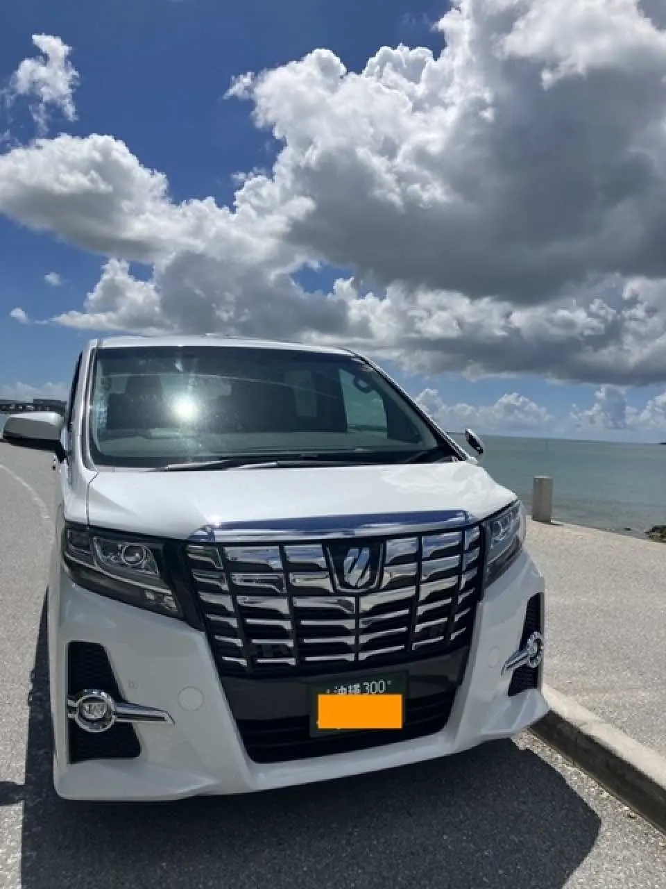 30 Series Alpha (7 seats including driver, exterior)