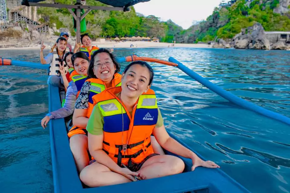 지금 예약하시고 사랑하는 사람들과 발리가 선사하는 최고의 경험을 만끽하며 잊지 못할 추억을 만들어보세요.