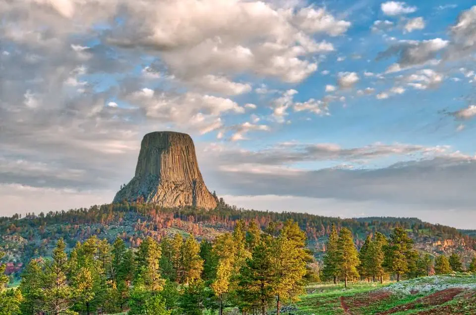 Travel to the Devil's Tower National Monument