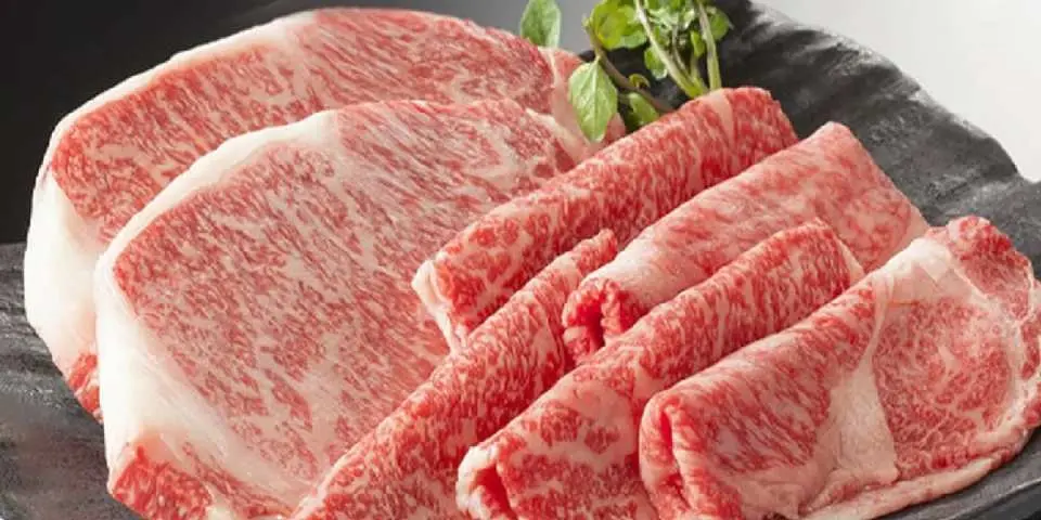 肉品在店内仔细地一一切好。 （图片仅供参考）