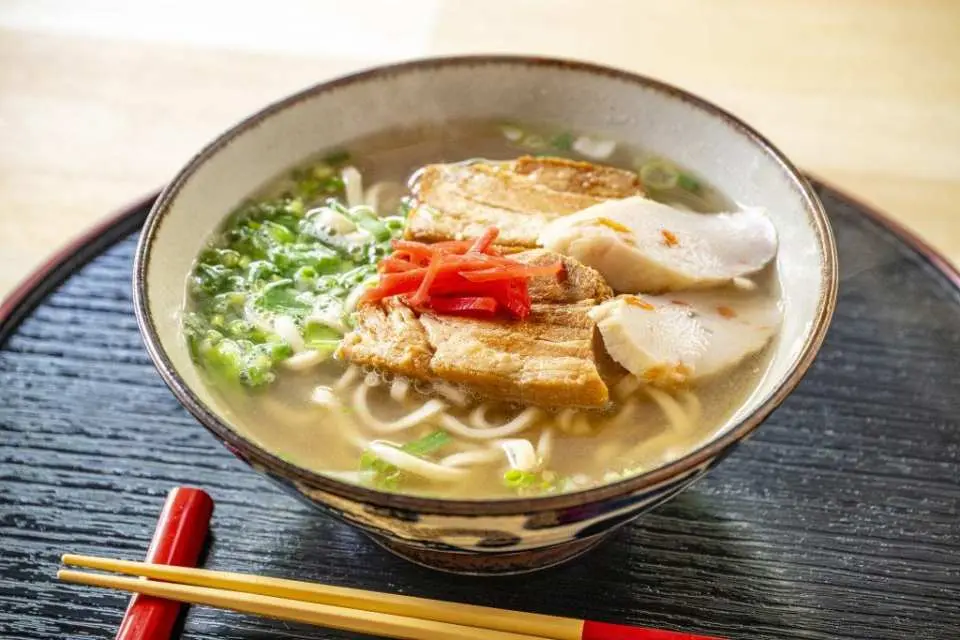 冲绳荞麦面，含午餐！活动结束后，来这里补充能量吧！