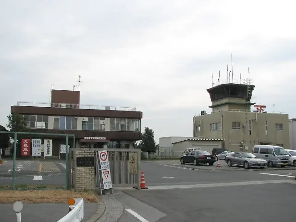 請在航班起飛前至少 30 分鐘抵達東京直升機場。
