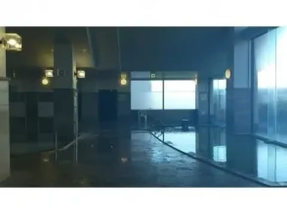 온천에서 피곤한 몸을 치유하십시오.