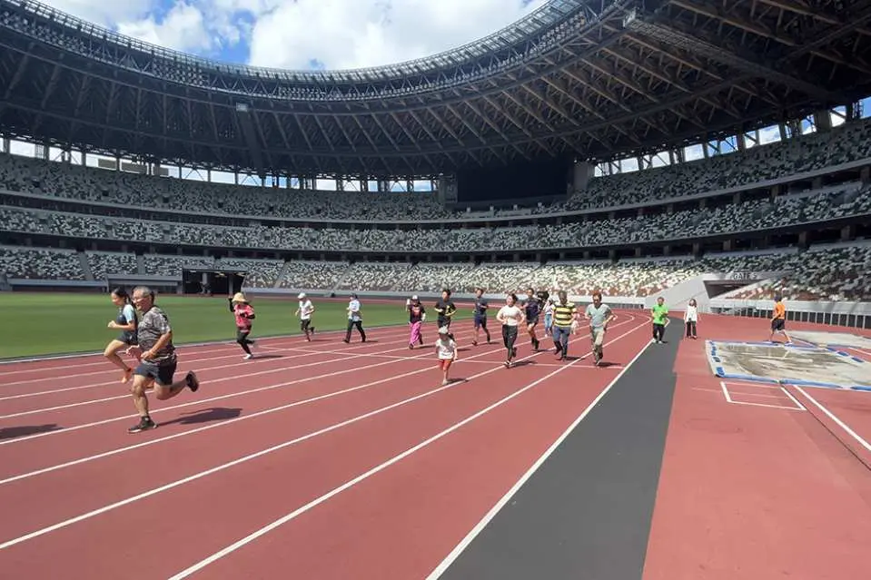 Running Event: Experience running on the premises! *The images shown are for illustrative purposes only. Some dates will be held on artificial turf.