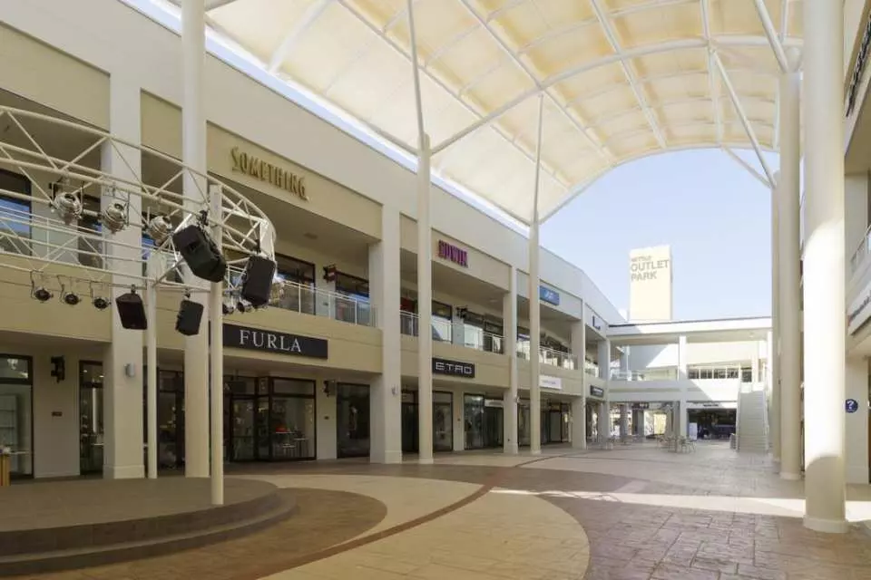 三井Factory Outlet購物城(停留約90分鐘)