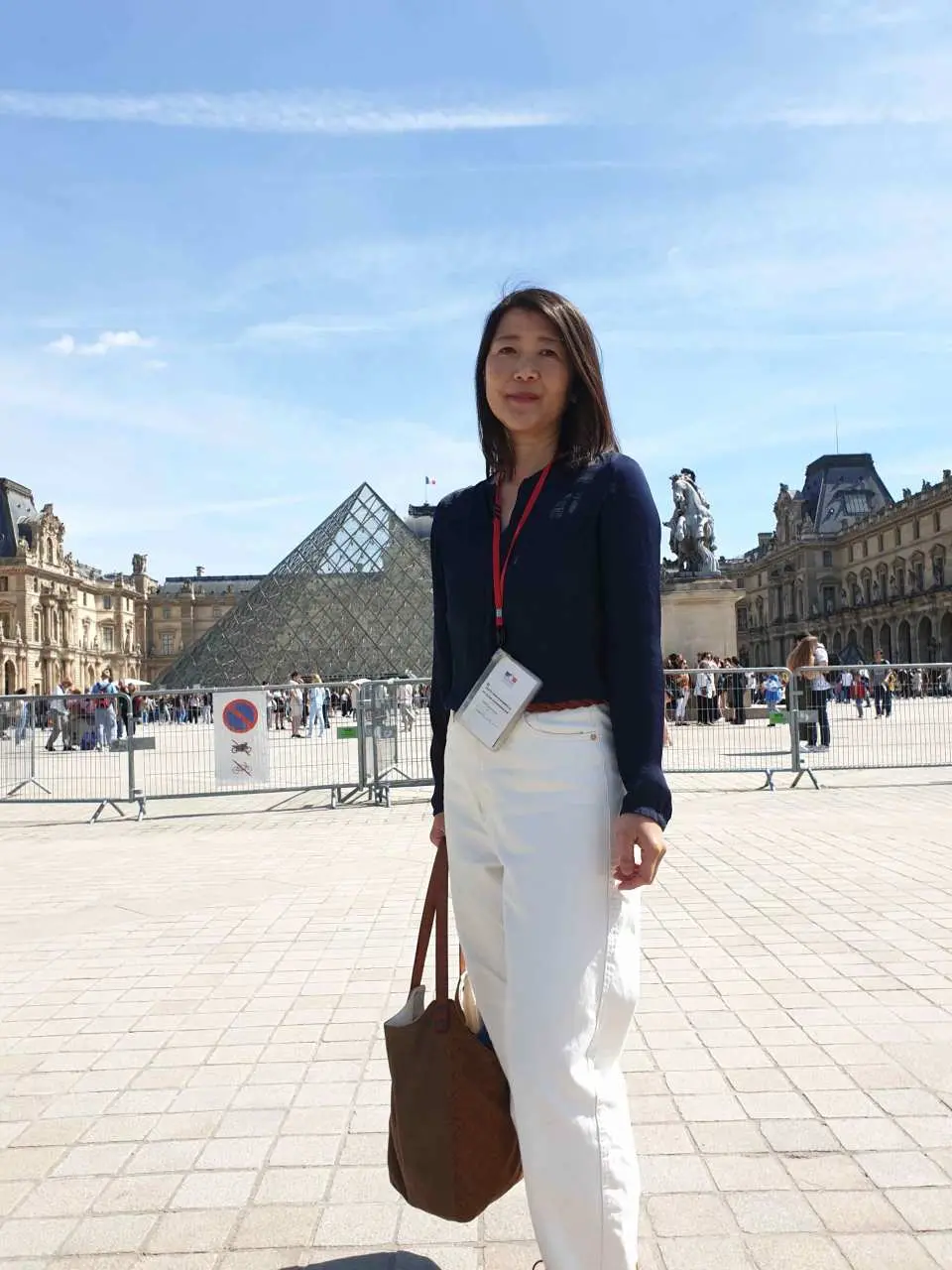 海谷美和ガイド：パリの下町20区で２人の息子とフランス人夫と4人暮らし。在仏22年目。普段の移動にはもっぱら自転車を使い、パリの裏道に精通。パリの隠れた魅力も余すところなくご紹介したいと思います。