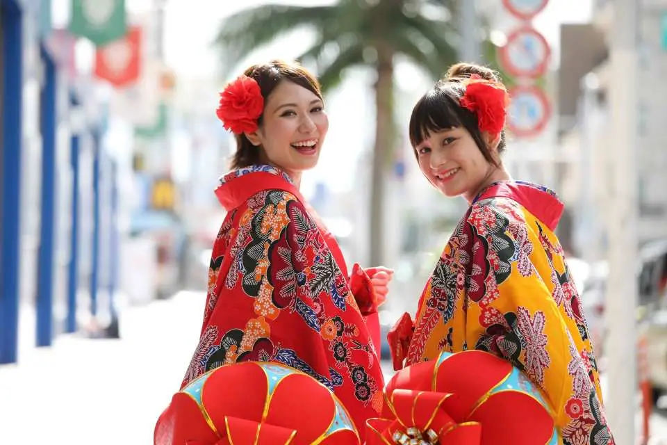 Ryukyuan Style Walking Plan: Let's go for a walk outside in Ryukyuan style clothing!