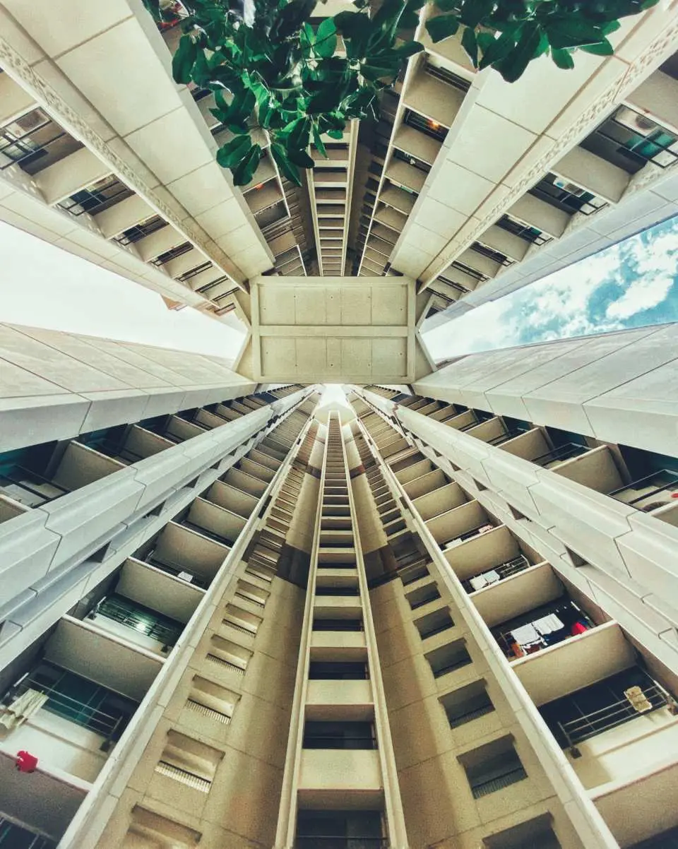 SkyVille @ Dawson에서 참가자들은 LUSH(도시 공간 및 고층 건물 조경) 이니셔티브와 수직 및 하늘 정원을 활용한 녹지 대체 개념을 소개합니다. 이 부동산 내에 위치한 주택을 방문할 수 있는 특별 접근권이 마련될 것입니다.