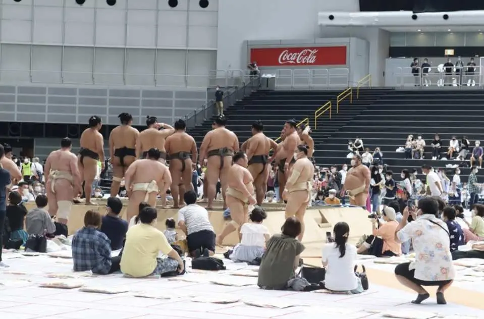 Check out the Tamari seat where you can watch sumo wrestlers perform up close