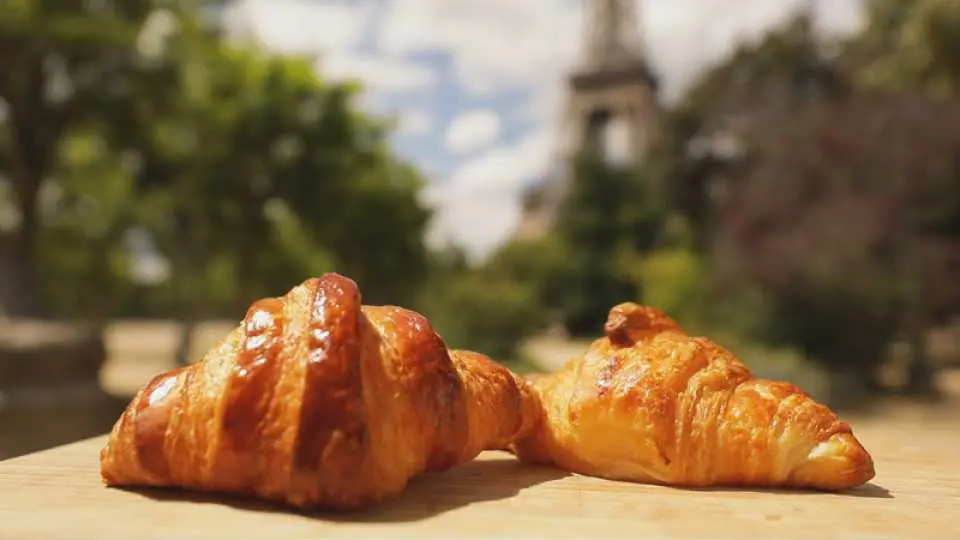The signature croissant is made with butter directly sent from France and imported flour. It is full of butter aroma, has a multi-layered honeycomb inside, a crispy outer layer and a tough smoke core. Every bite is very satisfying!