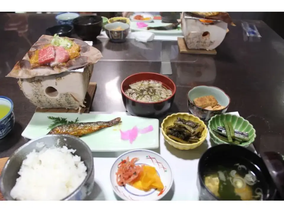 「白水園」にて夕食
白川郷の山の幸満載の和定食をお召し上がりください。
※写真はイメージです。