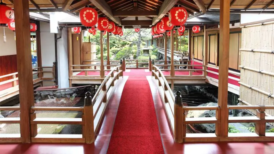 ภายในคามิชิจิเก็ง คาบูเรนโจ