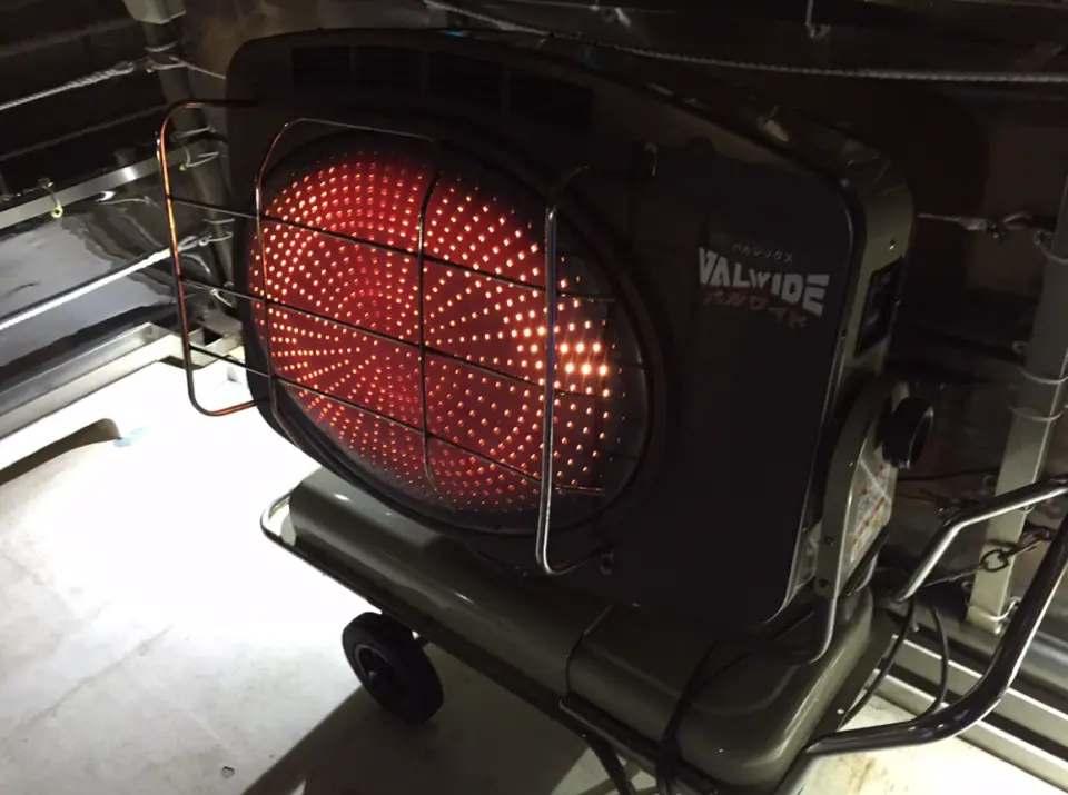 大型ジェットヒーターもあるので、船内はもちろんデッキでも東京の景色を楽しめます。