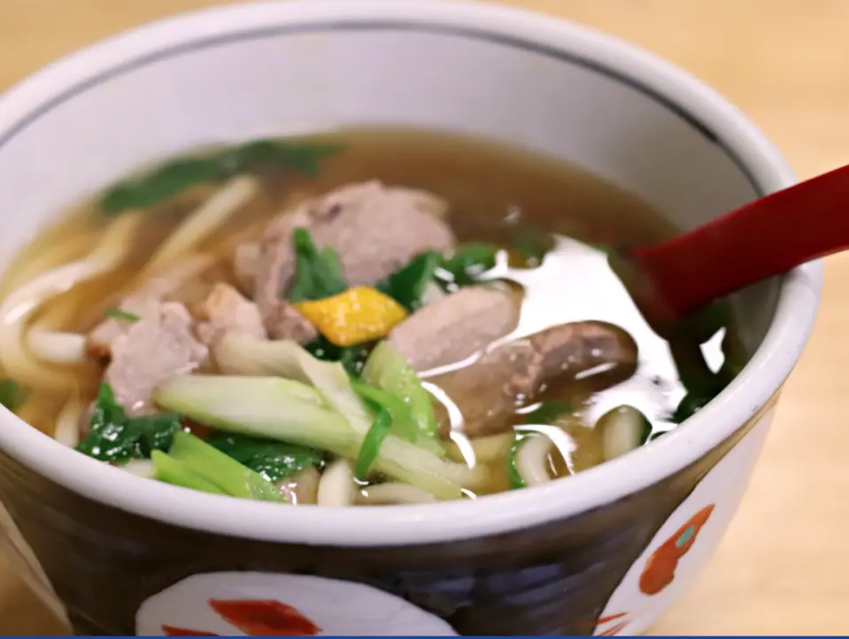 お食事付プランはシェフ手作りのやさしくてあったかいおうどん。具材を自由に選べるスタイルでご用意いたします。