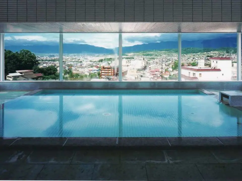 入住古式溫泉酒店-浅間の湯歷史悠久「淺間溫泉」源泉流水，功效：舒緩關節風濕、腰痛症、神經痛、促進五十肩、打損傷恢復、改善手腳冰冷、消除疲勞、增強健康、美肌效果