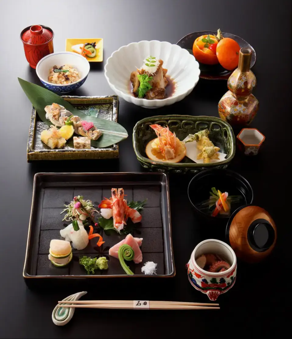 OMAKASE Package (Image for reference only)