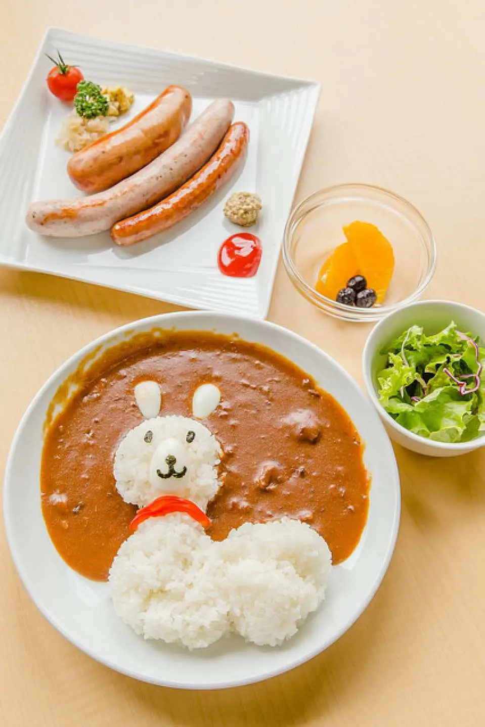 昼食：牧場での昼食（自己負担）