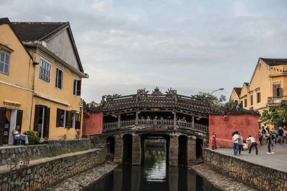 The most famous landmark of Hoi An Ancient Town, also known as the "Japanese Bridge" by tourists, is structured as a Japanese covered bridge. The bridge is mainly covered with a roof to reduce exposure to the sun and rain and increase the life of the bridge.