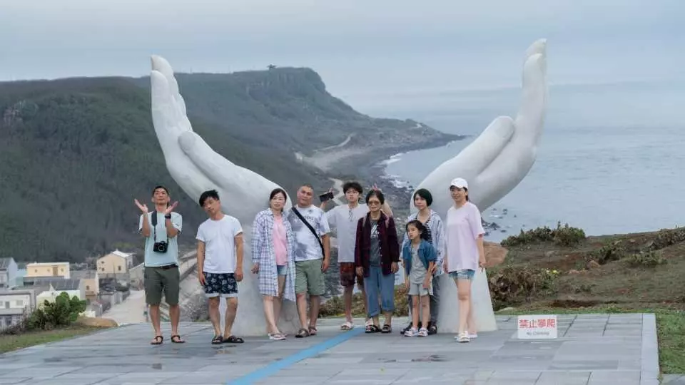 騎車環島，尋找『巨人之手』、『北回歸線23.5』，不會騎車或無駕照旅客會有教練帶客人用步行方式導覽