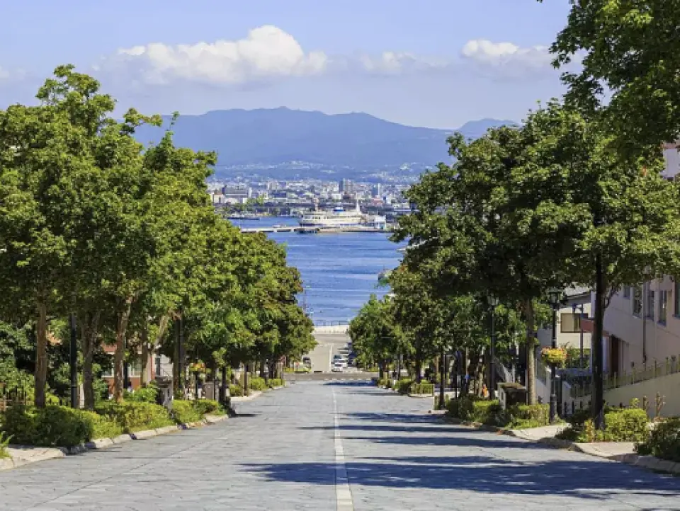 Stop Six: Admire Hakodate’s most famous slope street: Hachimanzaka
