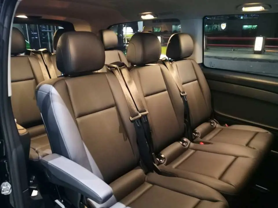 舒適獨立座椅，讓您舒適度過車上時光