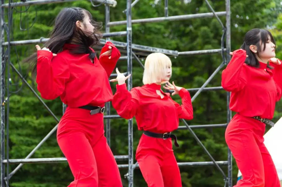 キッズダンスなどのステージコンテンツも楽しめます。