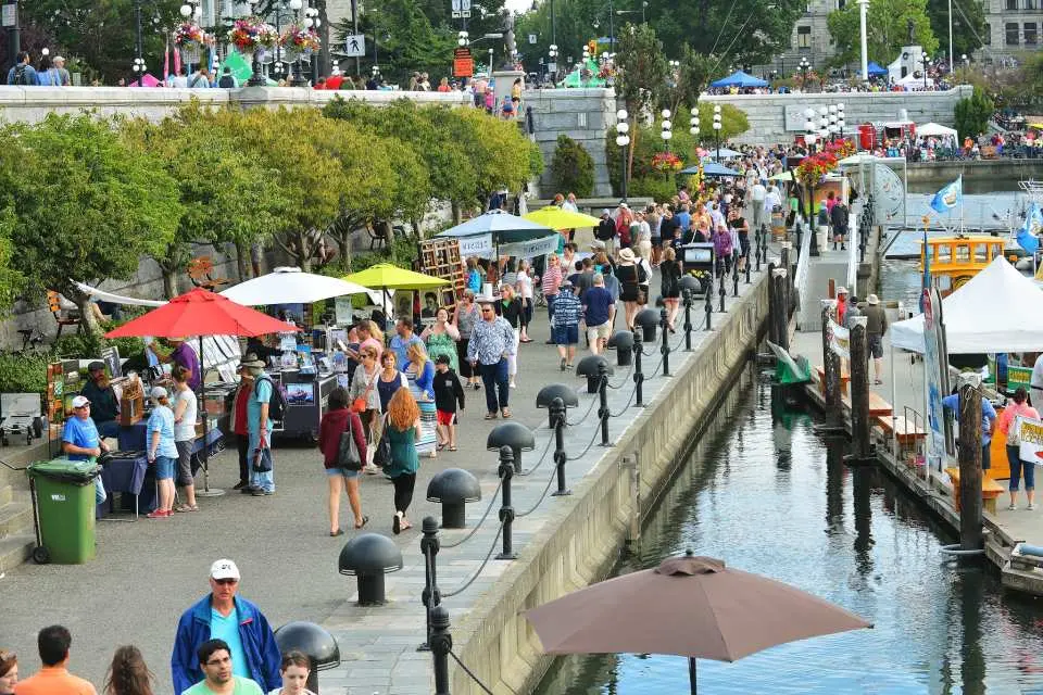 Explore Victoria's Inner Harbour
